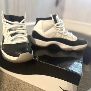 Jordan 11 Retro Concord 2011 - 9.5